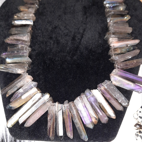 Aura quartz irridescent Brutalist crystal pointed gemstone points necklace - Picture 3 of 11